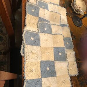 Placemats 5 crochet patchwork pattern with little flower buds blue cream white